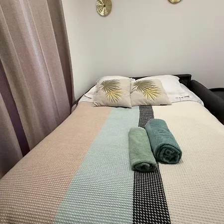 Appartement Le Nid Avec Cour Paratagee Saint-Jean-dʼAngély