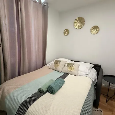 Appartement Le Nid Avec Cour Paratagee Saint-Jean-dʼAngély
